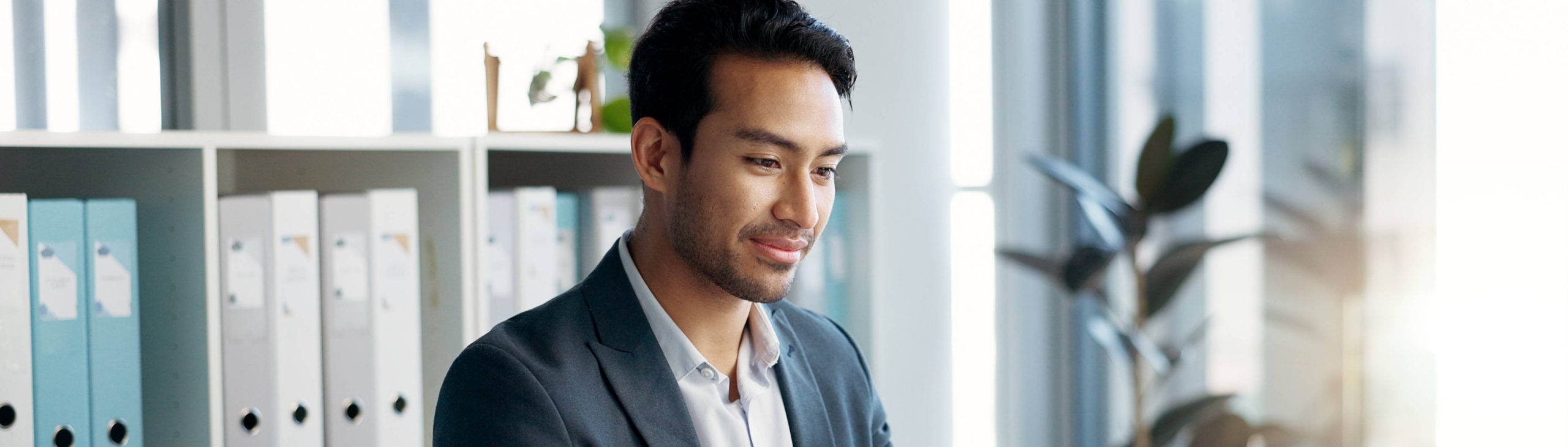 How to Use LinkedIn to Land Your Dream Job